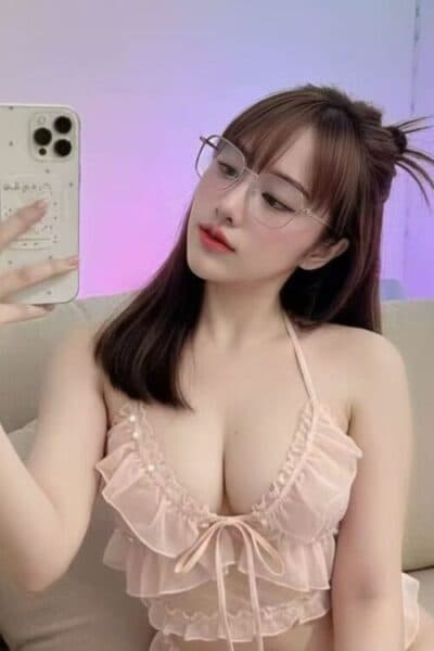 Girl CHA CHA, luxury massage escort available in Bukit Indah 1.