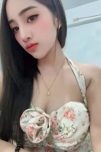 Girl Discreet and professional massage companion – CHA CHA in Bukit Indah 1.