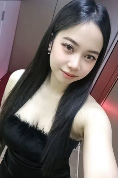 Girl Elegant photo of ACHA 338, your private massage escort in Tebrau 2.