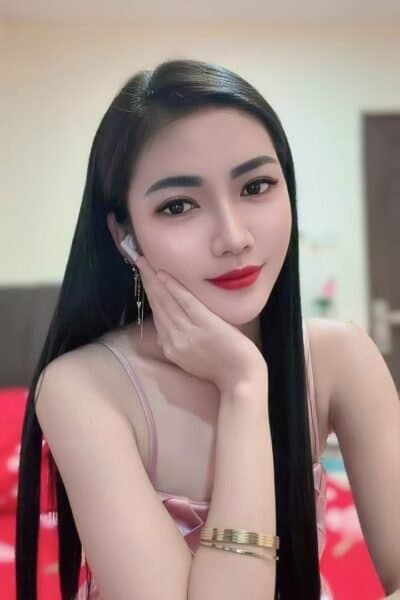 Girl Discreet and professional massage companion – FUJI in Nusa Bestari 1.