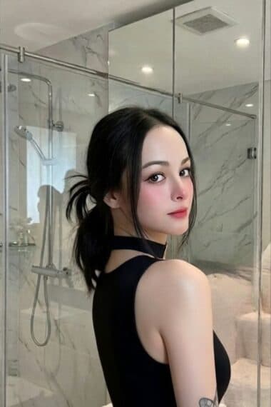 Girl HELEN, luxury massage escort available in JB Town 5.