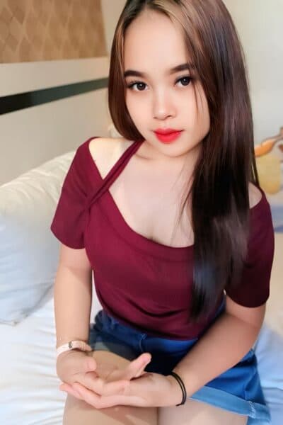 Girl RIYA 66 posing gracefully – available for massage companionship in JB Town 6.