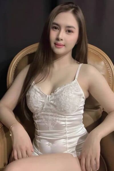 Girl NICOLE, professional massage escort ready to meet in Tebrau 1.