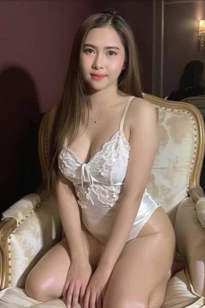 Girl NICOLE, offering relaxing massage companionship in Tebrau 1.