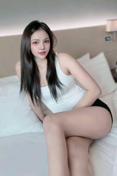 Girl Discreet and professional massage companion – TINA in Nusa Bestari 1.