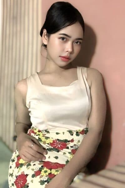 Girl ALESHA 83, luxury massage escort available in JB Town 6.