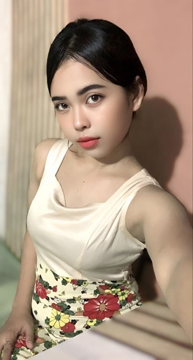 ALESHA 83 posing gracefully – available for massage companionship in JB Town 6. - small image