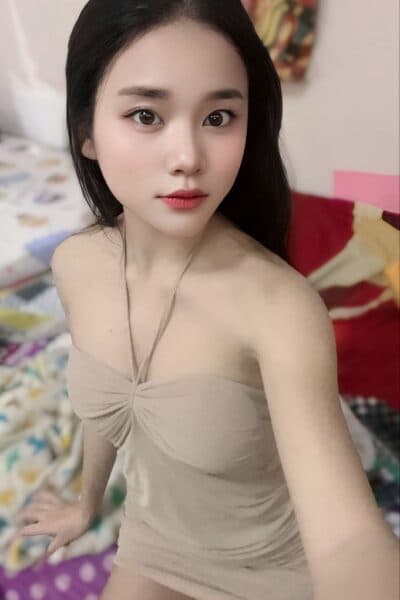 Girl Discreet and professional massage companion – AMY 850 in JB Town 6.