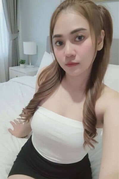 Girl Profile photo of CAKE, sensual and discreet massage escort from JB Town 4.