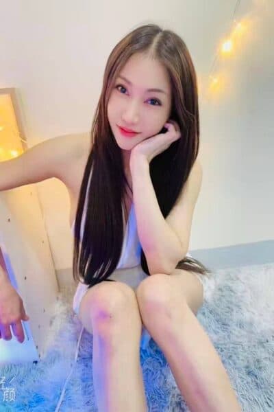Girl NIRA – trusted companion for private massage experiences in Bukit Indah 3.