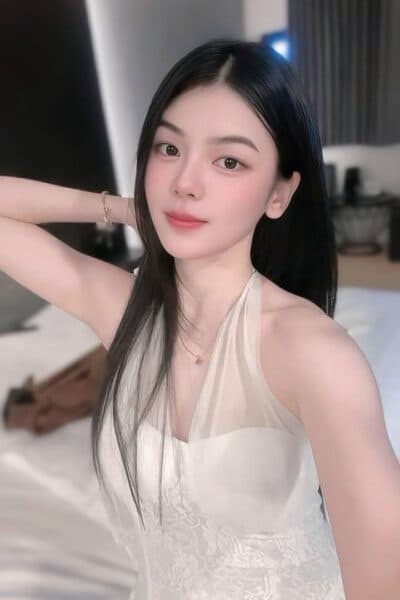 Girl Discreet and professional massage companion – EVE in Nusa Bestari 1.