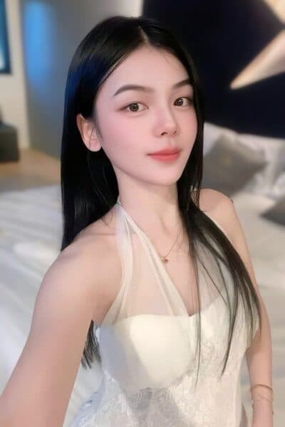 Girl EVE, luxury massage escort available in Nusa Bestari 1.