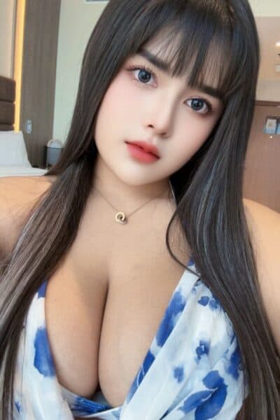 Girl GINA 12, luxury massage escort available in JB Town 6.