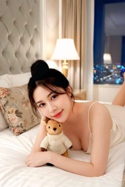 Girl CAROL, luxury massage escort available in Bukit Indah 1.