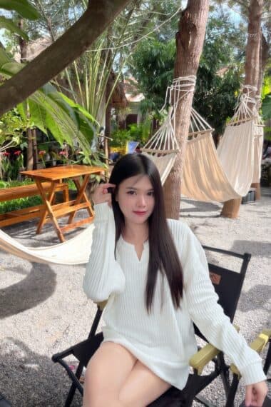 Girl Discreet and professional massage companion – GIFT in JB Town 5.