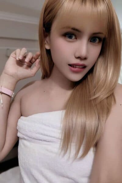 Girl Discreet and professional massage companion – SARAH in Nusa Bestari 1.