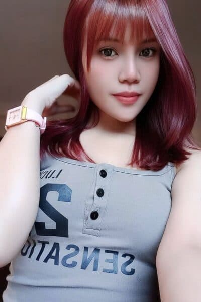 Girl Elegant photo of SARAH, your private massage escort in Nusa Bestari 1.
