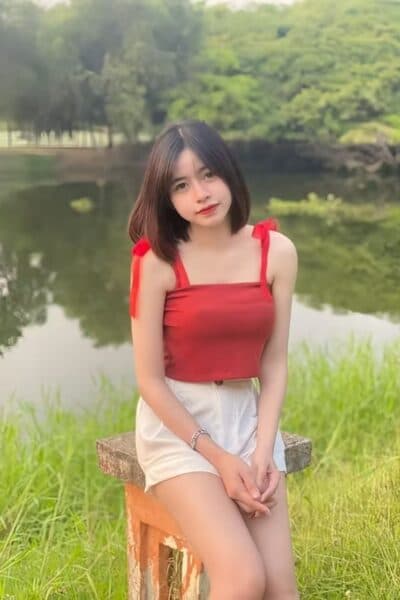 Girl Elegant photo of BB 8, your private massage escort in Permas 1.