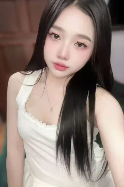 Girl Elegant photo of MAY 9, your private massage escort in Permas 1.