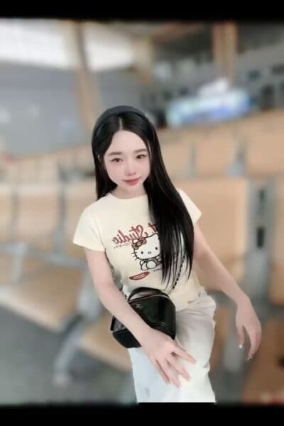 Girl Discreet and professional massage companion – MAY 9 in Permas 1.