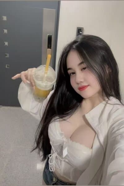 Girl YUBY 388, luxury massage escort available in Bukit Indah 2.