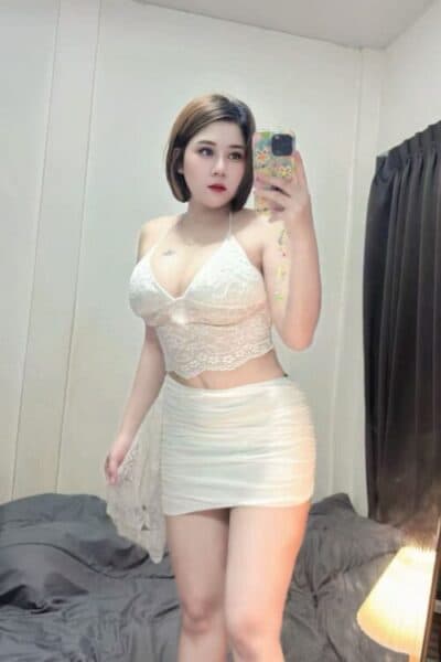 Girl Discreet and professional massage companion – JELLY in Bukit Indah 1.