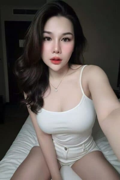 Girl BESS, luxury massage escort available in Bukit Indah 1.