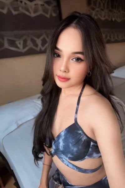 Girl Discreet and professional massage companion – PUTRI 559 in Mount Austin 1.