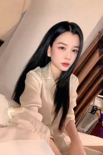 Girl Discreet and professional massage companion – PINK 6999 in JB Town 1.