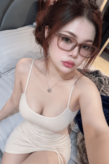 Girl Discreet and professional massage companion – WAWA in JB Town 5.