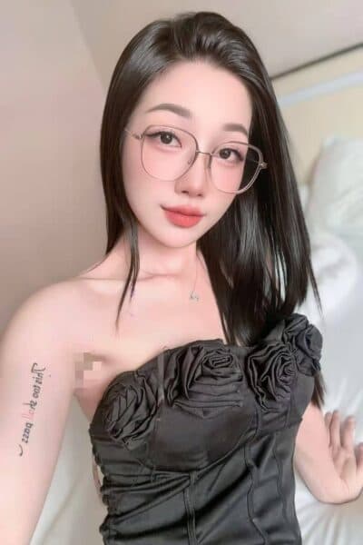 Girl JIN JIN, luxury massage escort available in Nusa Bestari 1.