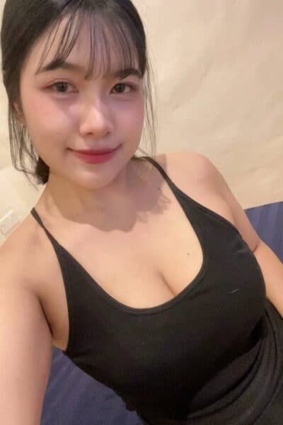 Girl WENDY 755 – trusted companion for private massage experiences in JB Town 7.