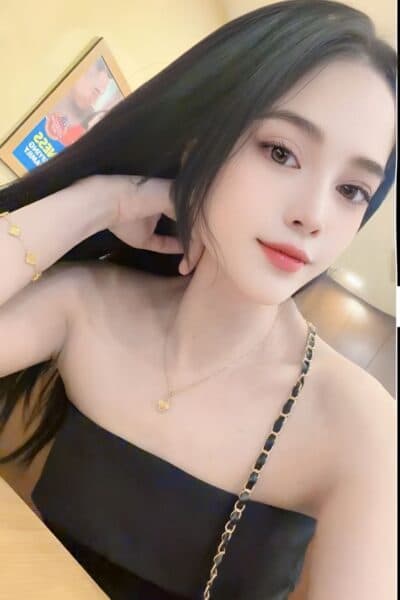 Girl LYSA 22, luxury massage escort available in JB Town 6.