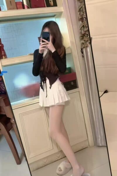 Girl Discreet and professional massage companion – XIAO ME 999 in Nusa Bestari 2.