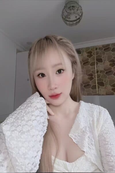 Girl Elegant photo of LENA 993, your private massage escort in Tebrau 2.