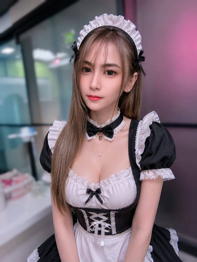 Stylish promotional photo of HANNA, private massage companion in Nusa Bestari 1. - small image