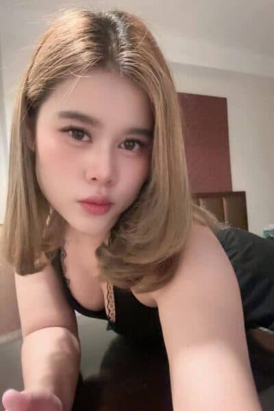 Girl Elegant photo of IVY, your private massage escort in Bukit Indah 3.