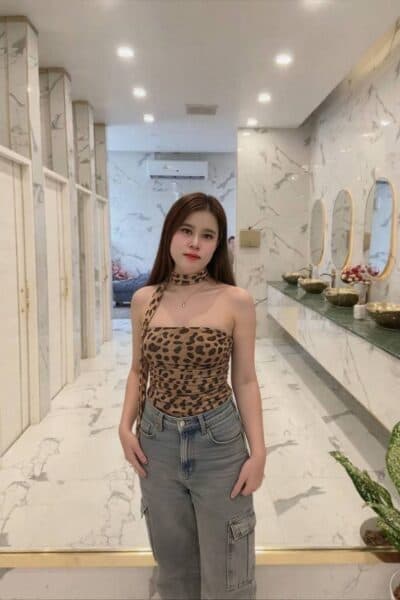 Girl IVY, luxury massage escort available in Bukit Indah 3.