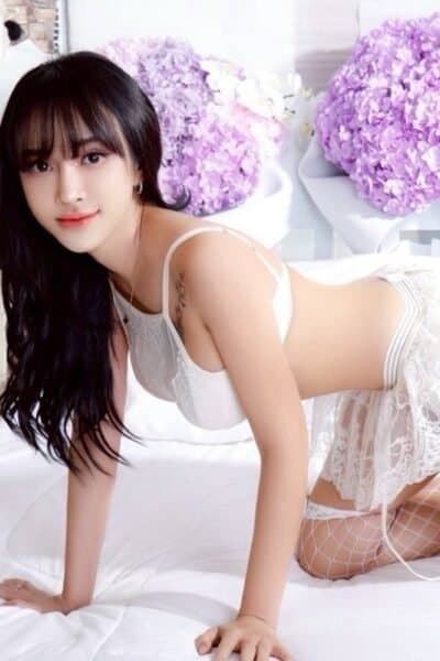 Girl LILI posing gracefully – available for massage companionship in Bukit Indah 3.