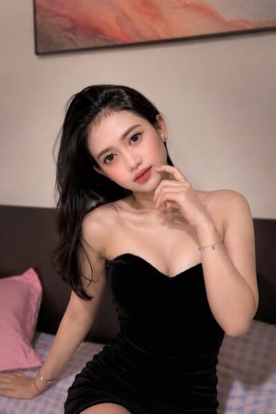 Girl Elegant photo of VILY, your private massage escort in Nusa Bestari 3.