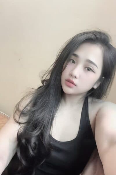 Girl DOLLY 685, luxury massage escort available in JB Town 8.