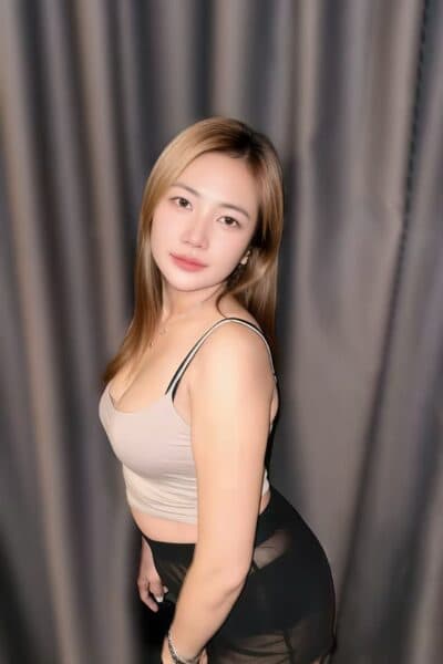 Girl MONA 332, luxury massage escort available in Nusa Bestari 2.