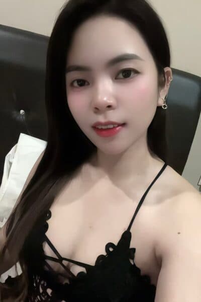 Girl Discreet and professional massage companion – KITTY 686 in JB Town 8.