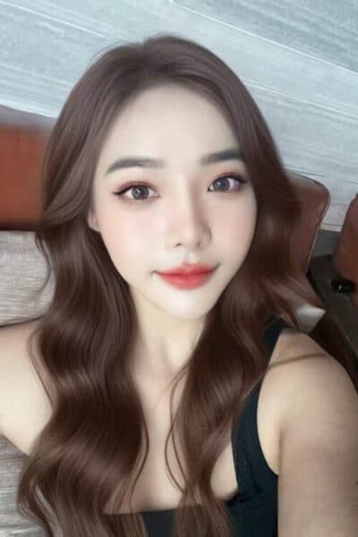 Girl LIVIA, luxury massage escort available in Bukit Indah 1.
