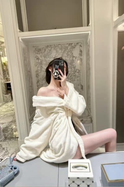 Girl Discreet and professional massage companion – AMY 889 in Tebrau 2.
