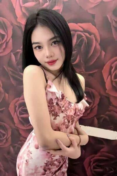Girl Discreet and professional massage companion – NAOMI 557 in Mount Austin 1.
