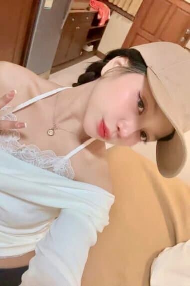 Girl RITA, luxury massage escort available in JB Town 5.