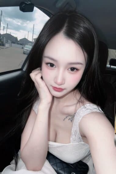 Girl Profile photo of CELINE, sensual and discreet massage escort from JB Town 5.