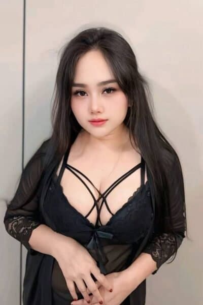 Girl NADIA, luxury massage escort available in Bukit Indah 3.