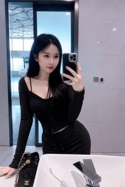 Girl Discreet and professional massage companion – KIYOMI in Nusa Bestari 3.